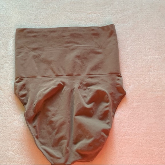 Skims HIGH-WAISTED BRIEF - Picture 4 of 7